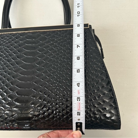 Elegant Black Textured Handbag Purse Structured Shoulder Bag Patent Faux Leather - Picture 12 of 16